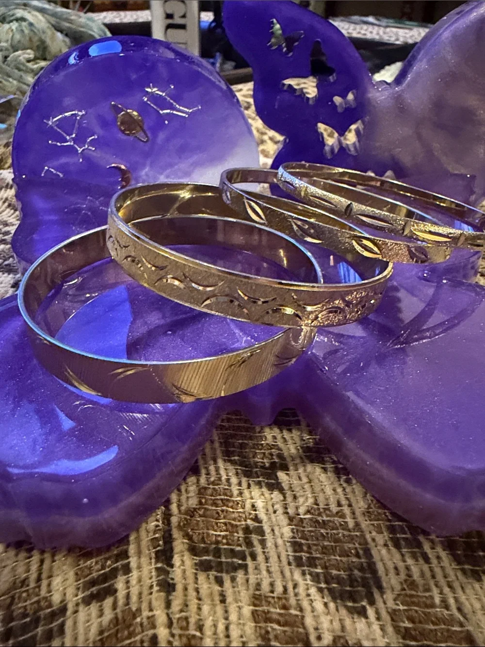 BEAUTIFUL ANSON Gold-Tone Decorative Bangle Bracelet Set of 4